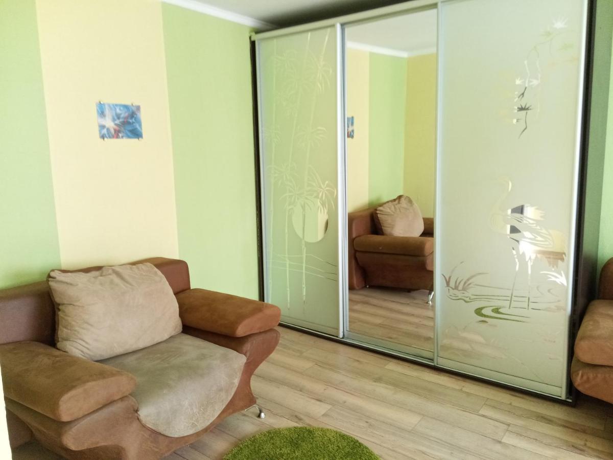 Ferienwohnung Район Деснянской Правды Tschernihiw Exterior foto